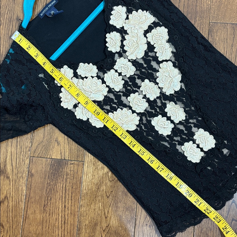 BOSTON PROPER black lace long sleeve top embroidered floral heart shape design - Picture 5 of 10